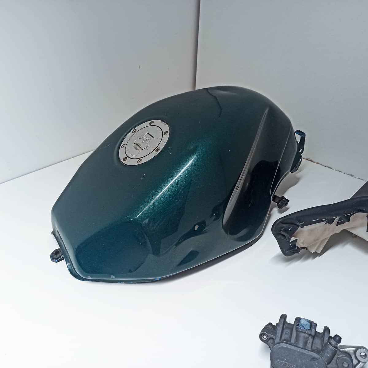 Réservoir Honda CB-1 400 1989 avec robinet d'essence